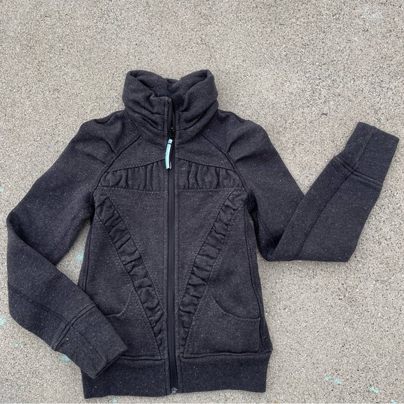 Lululemon Ivivva Cuddle Me Sparkle Jacket size 8 preloved activewear - Picture 6 of 6